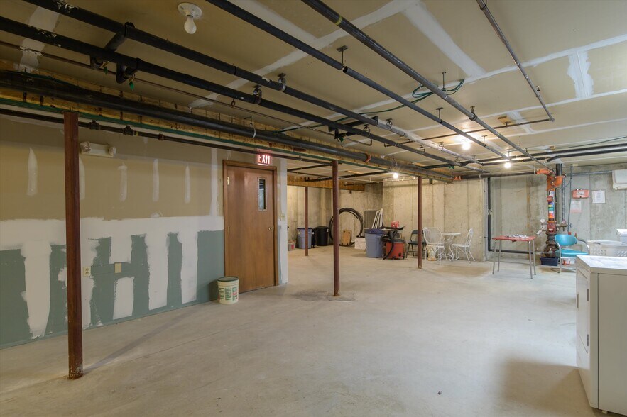 More Photos Of 156 Main St, Ludlow Office For Sale