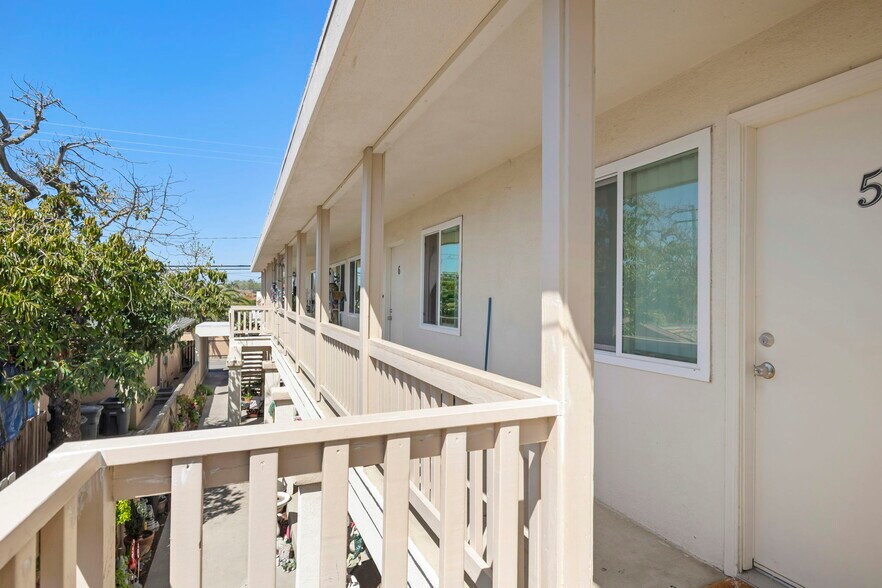 More Photos Of 611 S E St, Oxnard Apartments For Sale