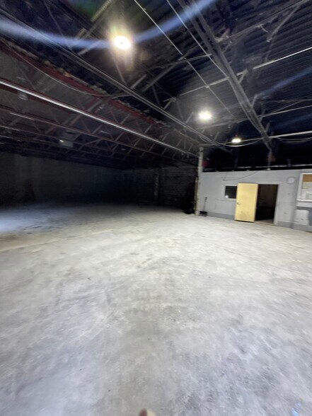 More Photos Of 234 Grandview Ave, Staten Island Warehouse For Lease