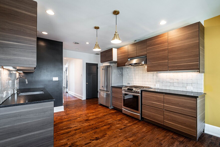 More Photos Of 3701 E Layton Ave, Cudahy Storefront Retail Residential For Sale