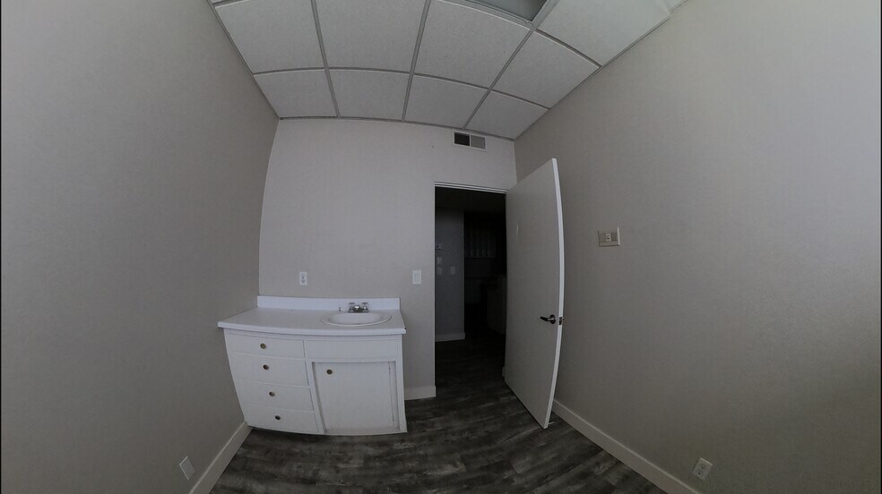 More Photos Of 820 W Merced Ave, West Covina Medical For Sale