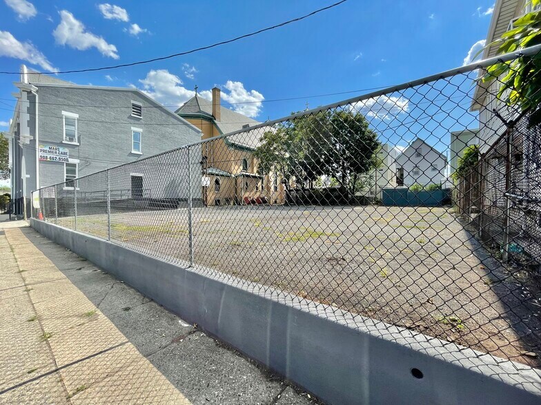 More Photos Of 214-228 Msgr Kemezis Pl, Elizabeth Schools For Sale