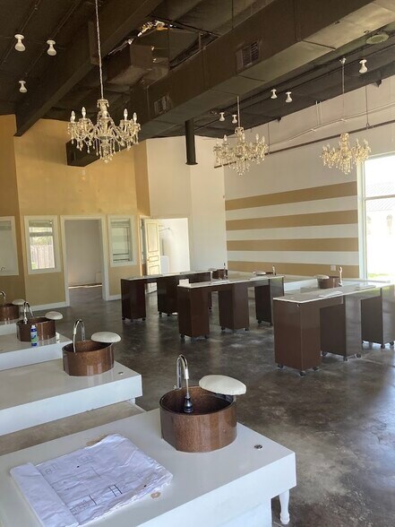 More Photos Of 12231 Northpointe Blvd, Tomball Storefront For Lease