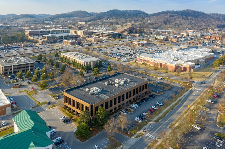 More Photos Of 215 Centerview Dr, Brentwood Office For Lease