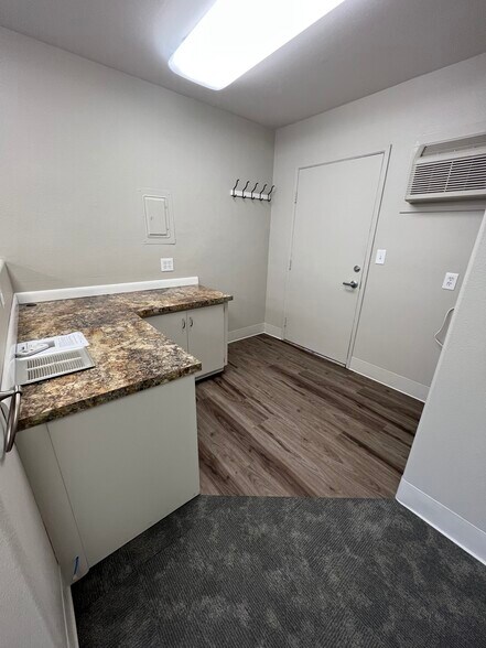 More Photos Of 4831 River Rd, Keizer Office For Lease