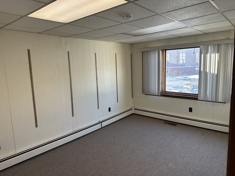 More Photos Of 482 Broadway, Somerville Freestanding For Lease