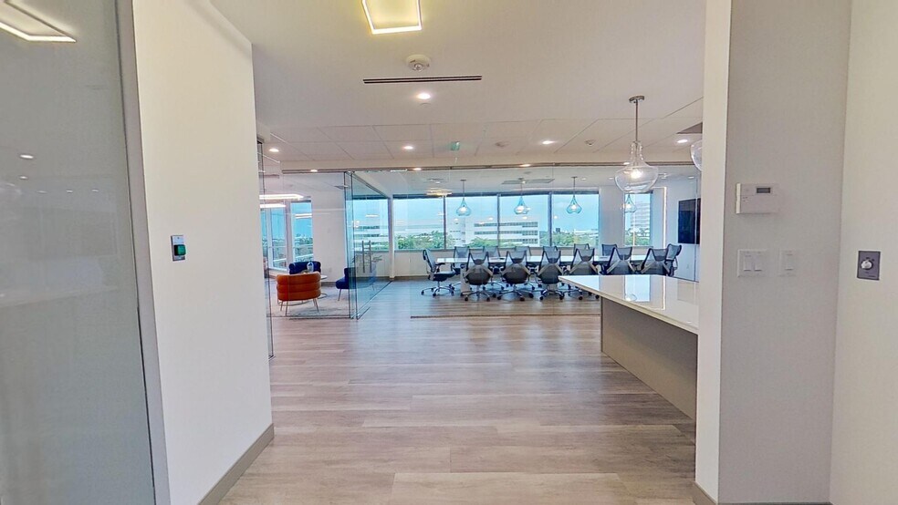 More Photos Of 500 W Cypress Creek Rd, Fort Lauderdale Office For Lease