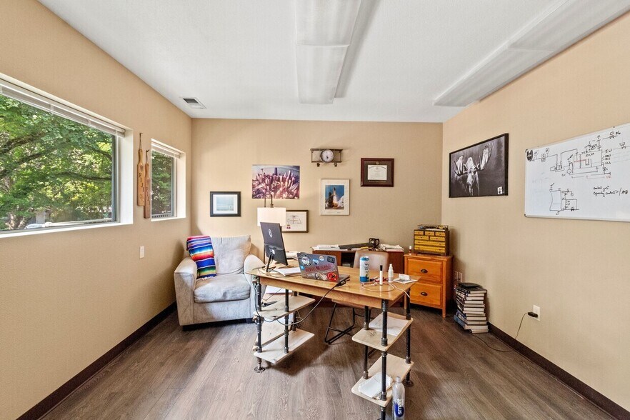 More Photos Of 1245 Pearl St, Eugene Medical For Lease