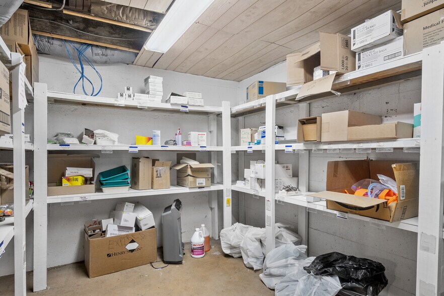 More Photos Of 614 S Main St, Blacksburg Medical For Sale