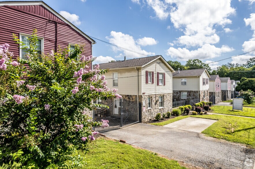 More Photos Of 2024 Jefferson Ave, Memphis Apartments For Sale