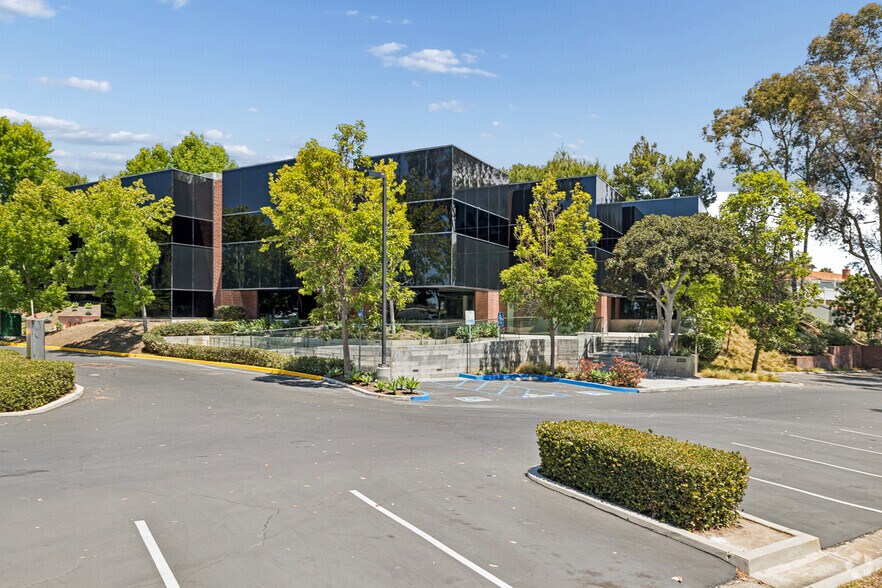 More Photos Of 2220 N University Dr, Newport Beach Office For Lease