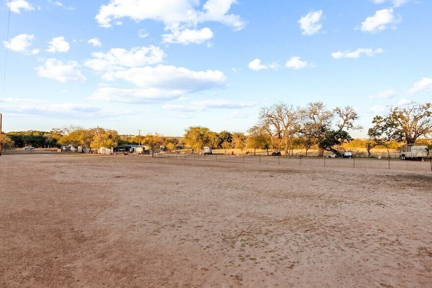 More Photos Of 1731 W US Highway 290, Fredericksburg Office Residential For Sale
