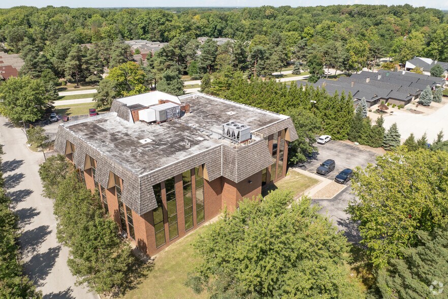 More Photos Of 13500-13550 Falling Water Rd, Strongsville Office For Sale