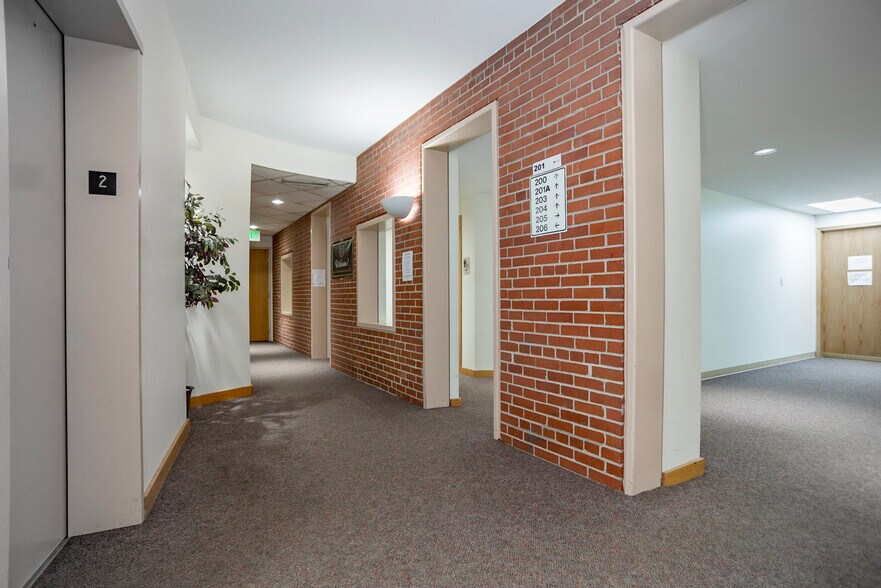 More Photos Of 4049 Pennsylvania Ave, Kansas City Office Residential For Lease
