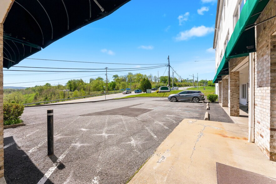 More Photos Of 7000 Hampton Ctr, Morgantown Office For Lease