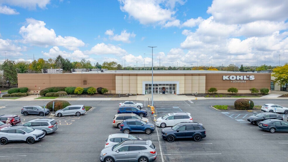 Primary Photo Of 133 Huber Village Blvd, Westerville Department Store For Sale