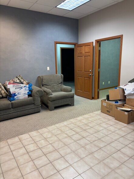 More Photos Of 613 1st St, LaSalle General Retail For Lease