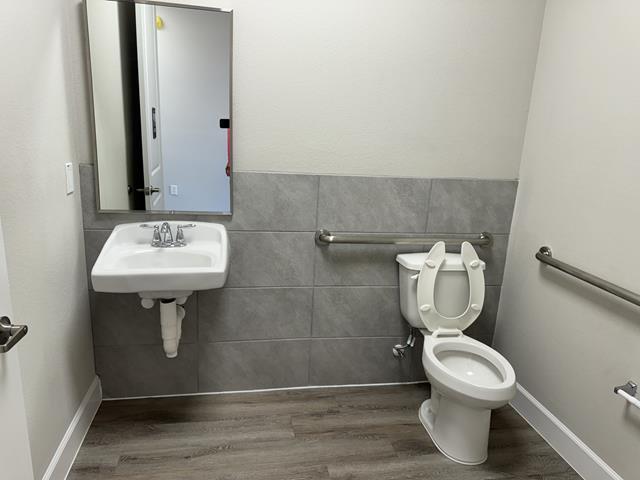 More Photos Of 625 Regal Row, Montgomery Medical For Sale