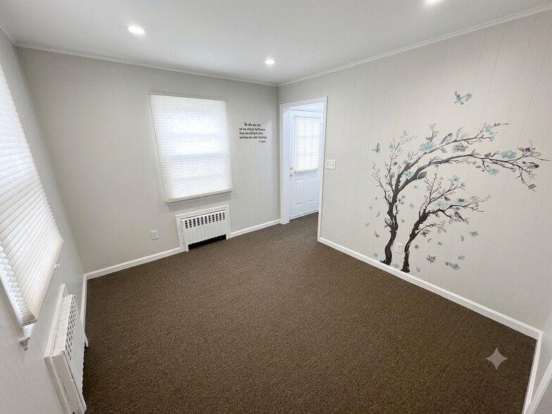 More Photos Of 918 Central Ave, Woodmere Office Residential For Lease