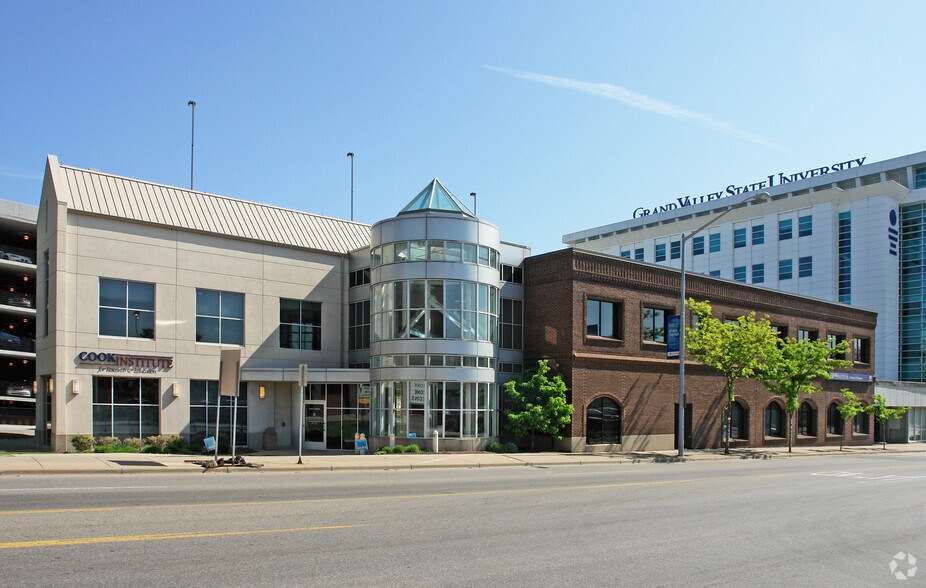 More Photos Of 251 Michigan St NE, Grand Rapids Medical For Lease