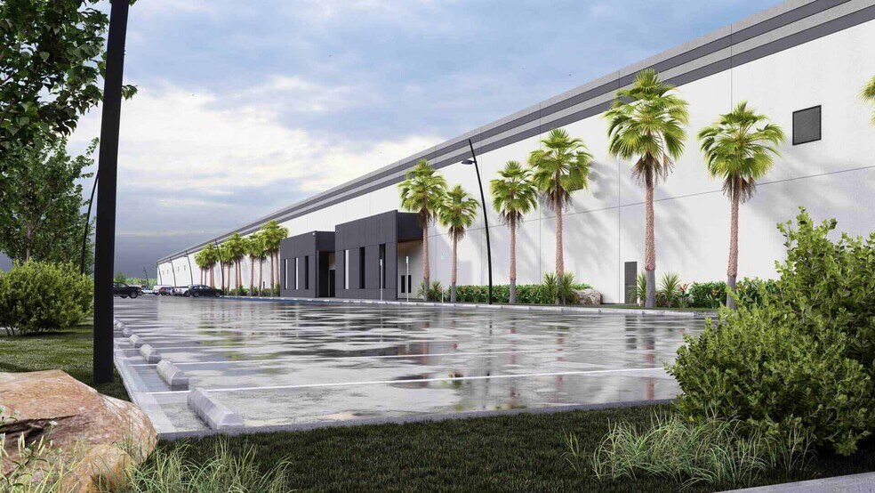 More Photos Of 001 Killam Industrial Blvd, Laredo Warehouse For Lease