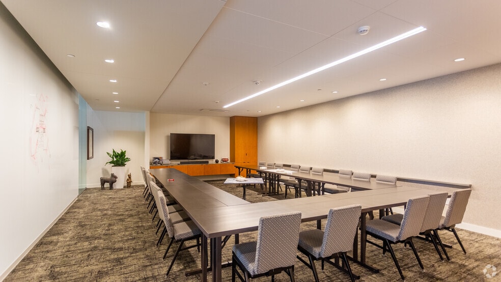 More Photos Of 1107 Lake Washington Blvd N, Renton Office For Lease