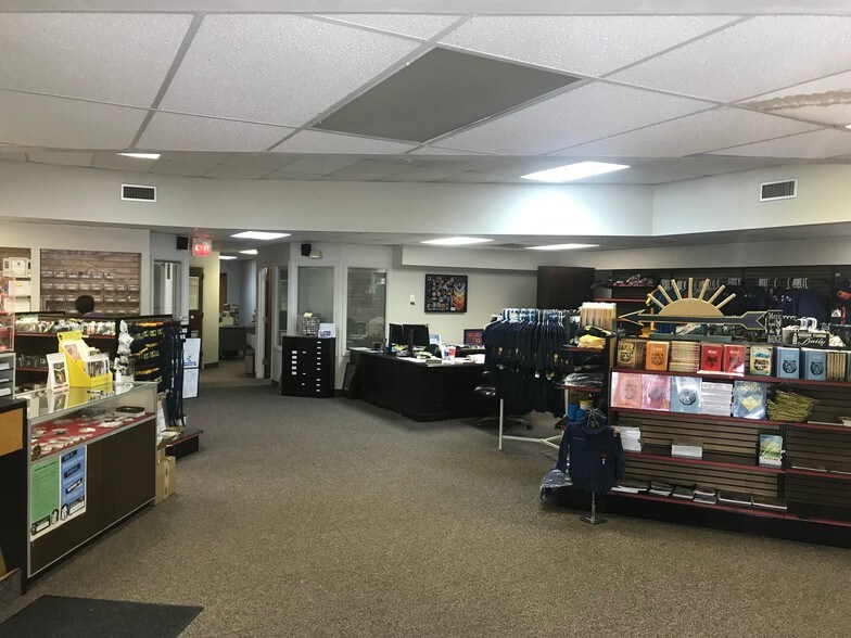 More Photos Of 1841 Norman Dr, Valdosta Office For Sale