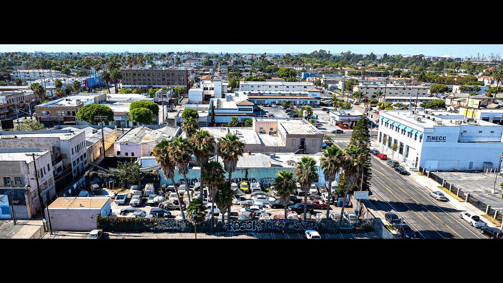 More Photos Of 725 Broad Ave, Wilmington Service For Sale