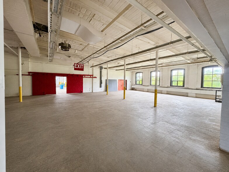 More Photos Of 620 Spring St, North Dighton Warehouse For Lease