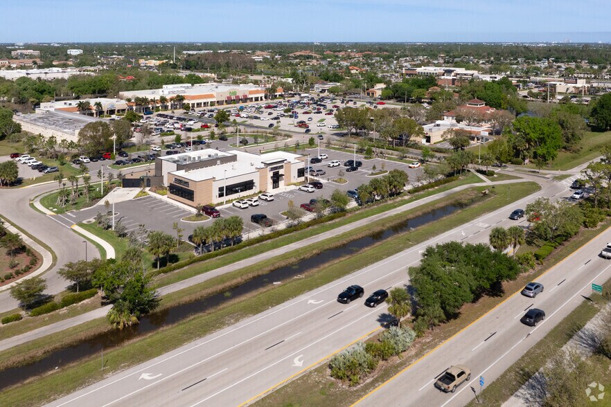 More Photos Of 13671 Olympic Ct, Fort Myers General Retail For Sale
