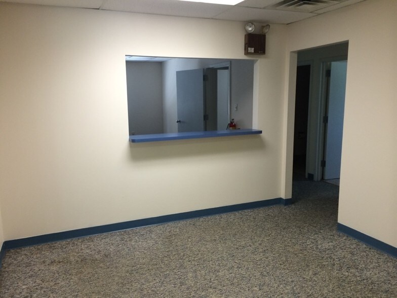 More Photos Of 215 E Laurel Rd, Stratford Office For Sale