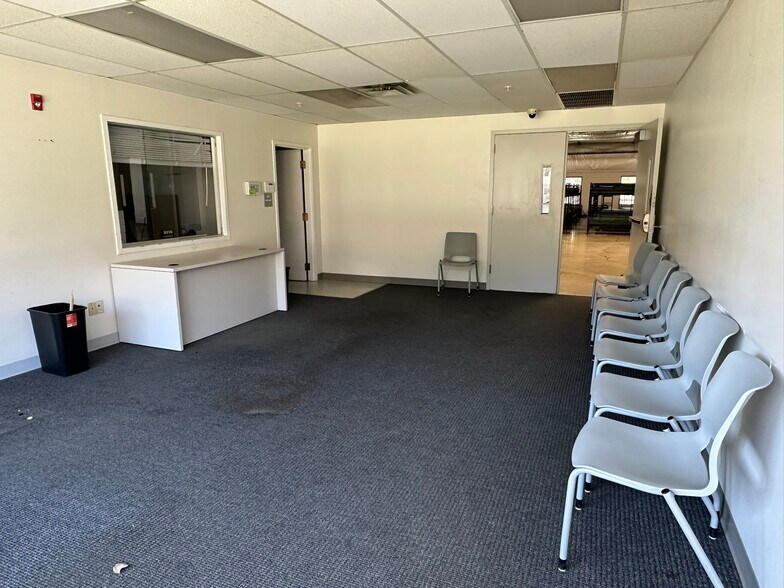 More Photos Of 166 Riverside Industrial Pky, Portland Shelter For Lease