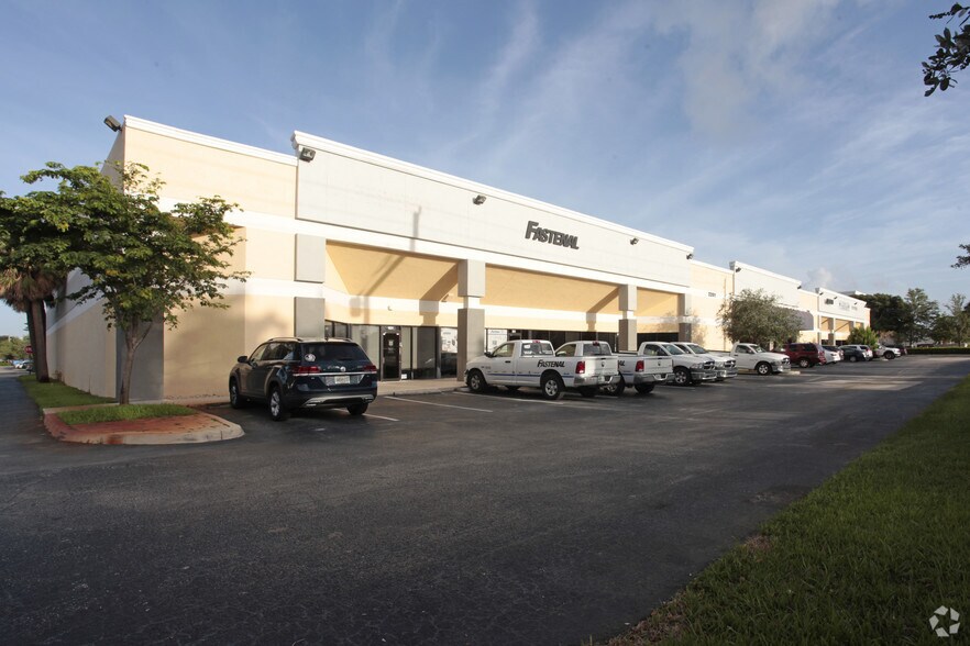 More Photos Of 2201 N Andrews Ave, Pompano Beach Showroom For Lease