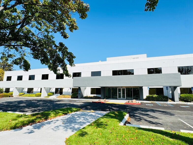 Primary Photo Of 350 Oakmead Pky, Sunnyvale Research And Development For Lease