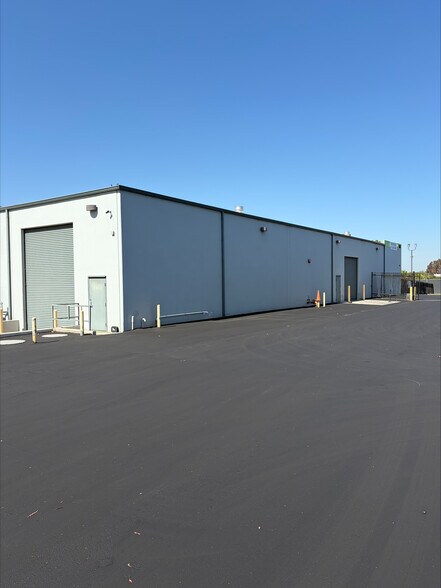 More Photos Of 2082 E Gladwick St, Compton Industrial For Lease