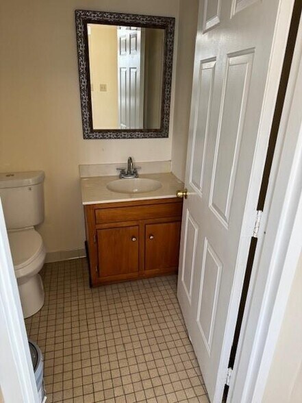 More Photos Of 1231-1249 Mall Dr, Richmond Medical For Lease