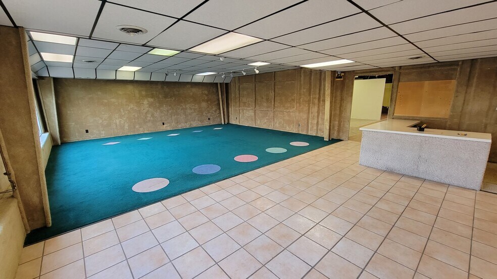 More Photos Of 1222 US HWY 50, Chillicothe Flex For Sale