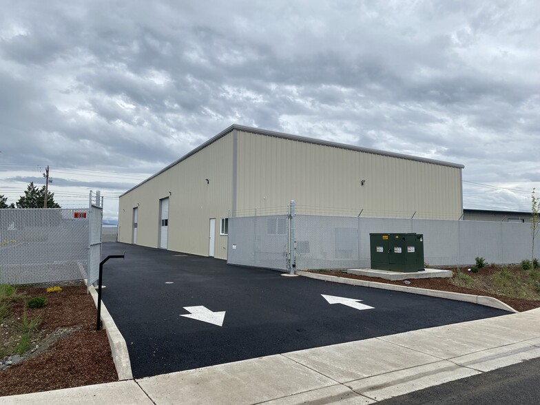 Primary Photo Of 188 Salmon Way, White City Industrial For Lease