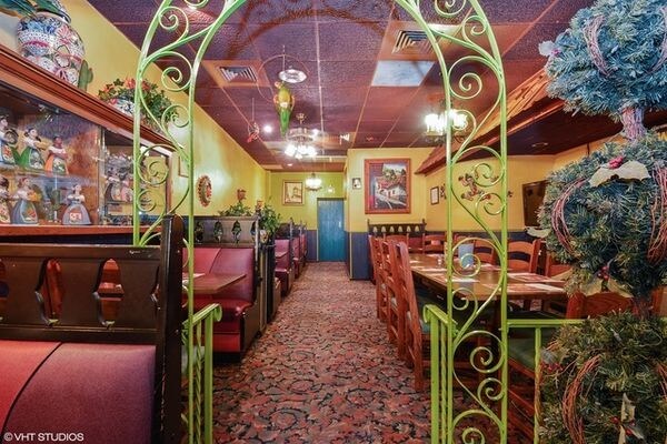 More Photos Of 3231 W 63rd St, Chicago Restaurant For Sale