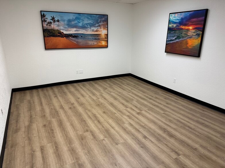 More Photos Of 409-411 W Chickasha Ave, Chickasha Storefront Retail Office For Lease