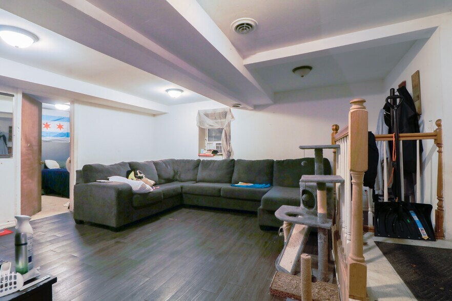 More Photos Of 40523 N Il Route 83, Antioch Apartments For Sale