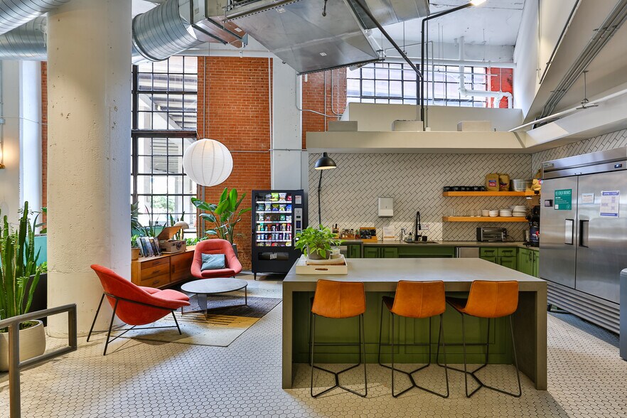 More Photos Of 603 Munger Ave, Dallas Office For Lease