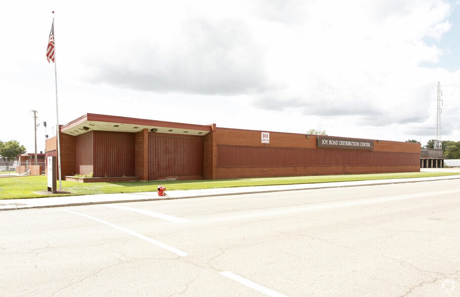 More Photos Of 13901 Joy Rd, Detroit Warehouse For Sale
