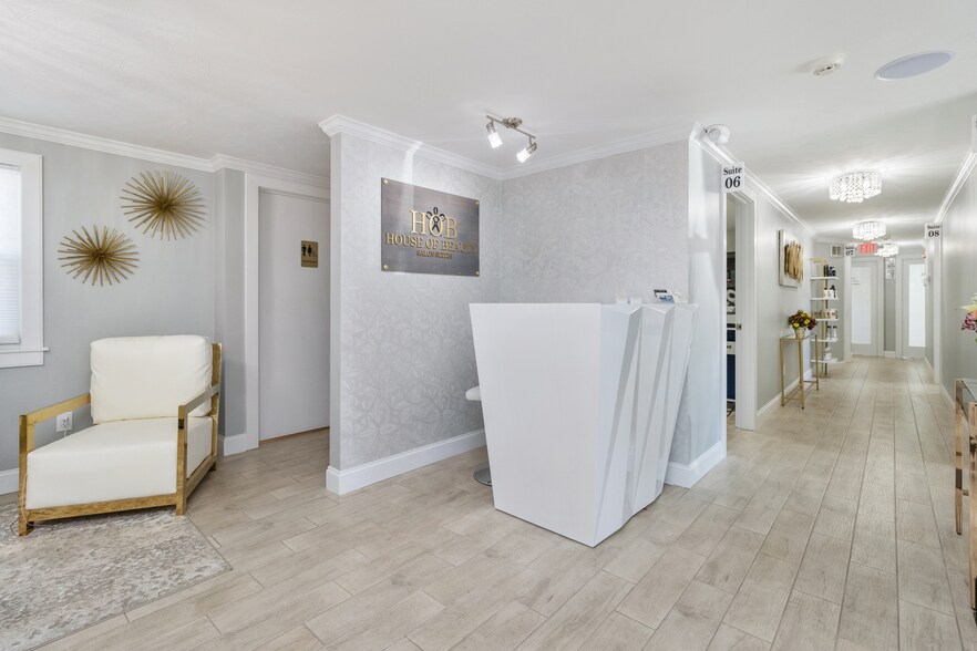 More Photos Of 712 Main St, Hyannis Storefront Retail Office For Sale