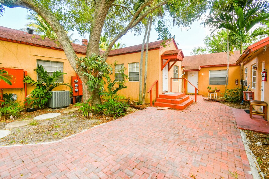 More Photos Of 1111 NE 5th Ter, Fort Lauderdale Apartments For Sale