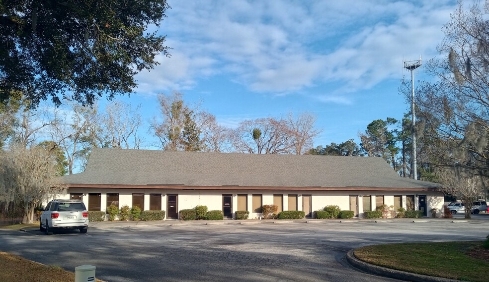 More Photos Of 8 Mall Ct, Savannah Office For Lease