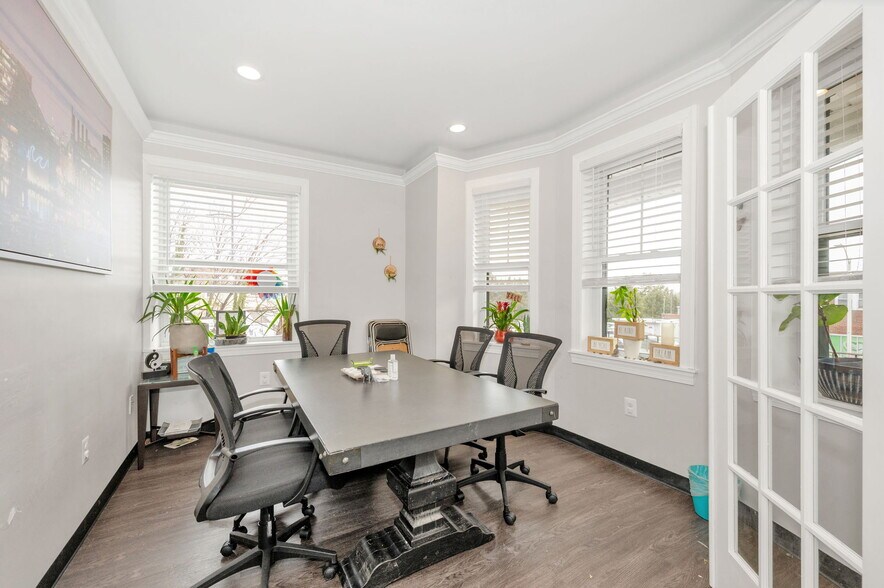 More Photos Of 4920 Belair Rd, Baltimore Office For Sale