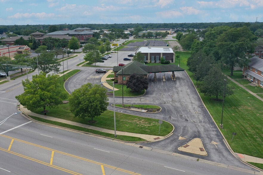 More Photos Of 2 Main St, Park Forest Bank For Lease