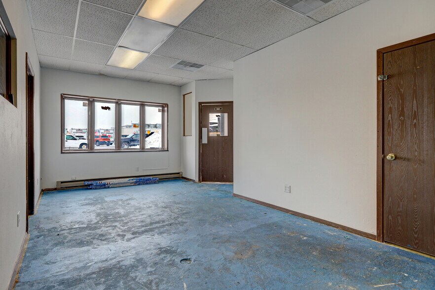 More Photos Of 1415-1425 W Kamps Ave, Appleton Office Residential For Lease