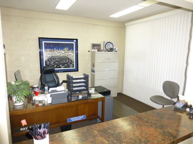 More Photos Of 4071 2nd St, Yorba Linda Auto Repair For Sale